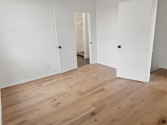 Building Photo - 1321 Hermes Ave