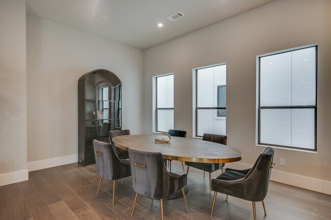 Building Photo - 1615 Wheeler Ave