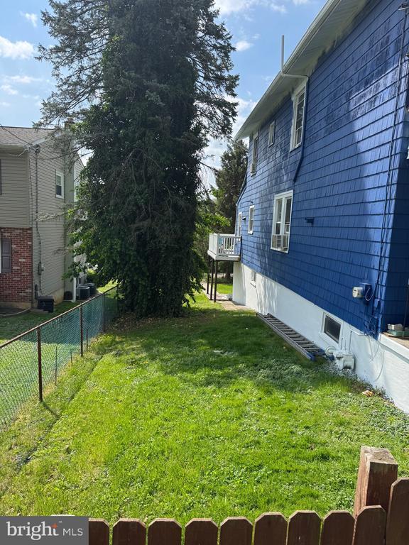 Building Photo - 365 Dehaven St