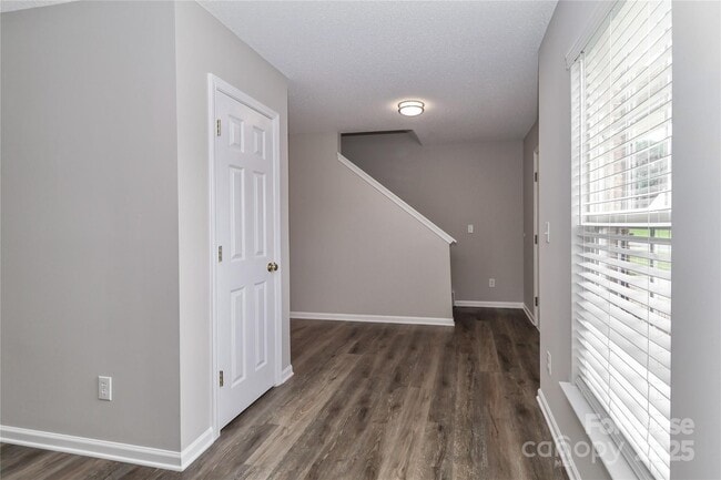 Building Photo - 109 Pleasant Grove Ln