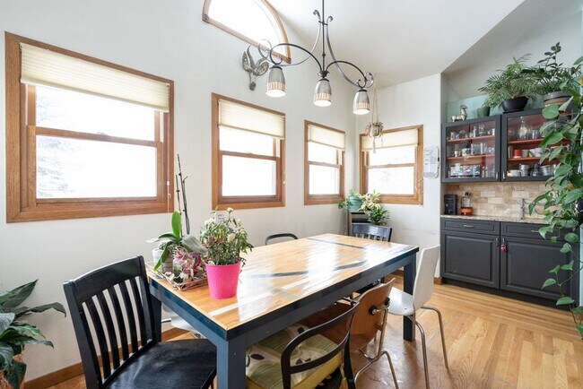 Building Photo - Beautiful and spacious 5 bedroom home located near Long Pond Reservoir in NE Fort Collins