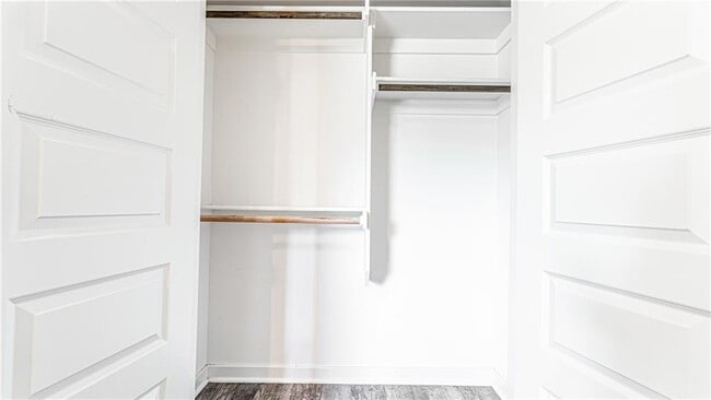 Building Photo - 640 Hidden Springs Dr