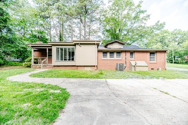 Building Photo - 3226 Hawkins Ave