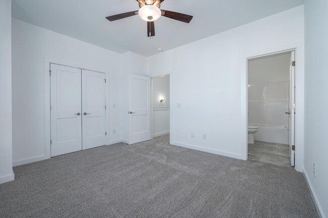 Building Photo - 1170 Dickerson Rd