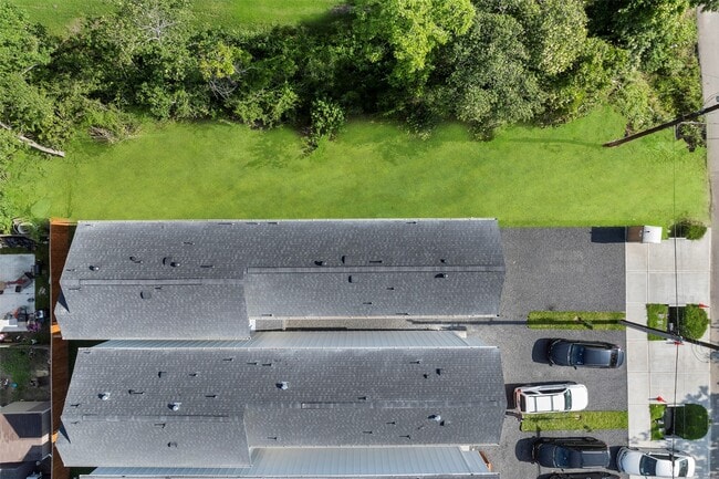 Building Photo - 8421 Venus St