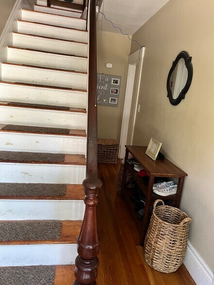 Building Photo - 1 Poole St