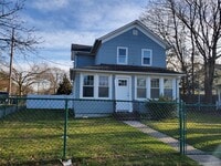 Building Photo - 40 Amity St