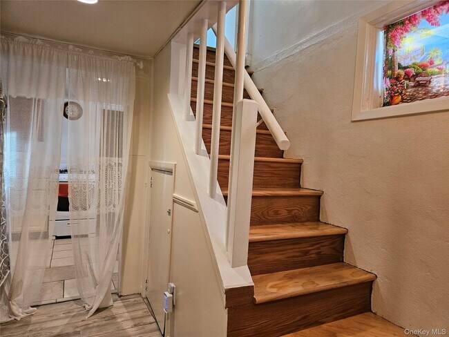 Building Photo - 156 Beechwood Ave