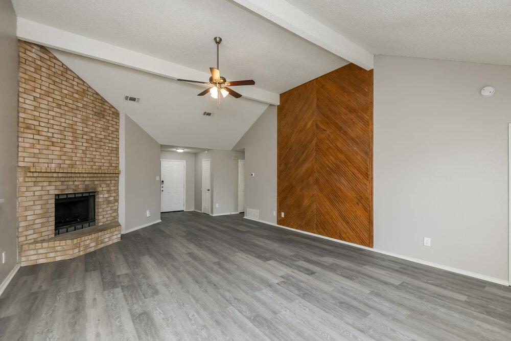 Building Photo - 8221 Cloverglen Ln