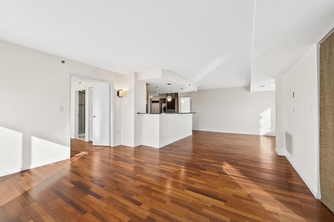 Building Photo - 700 1st St