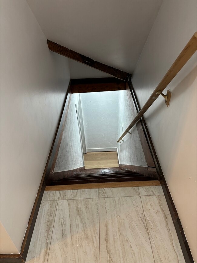 Building Photo - 115 Everett St