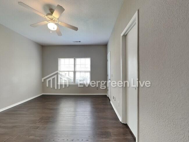 Building Photo - 6172 Milliken Bend