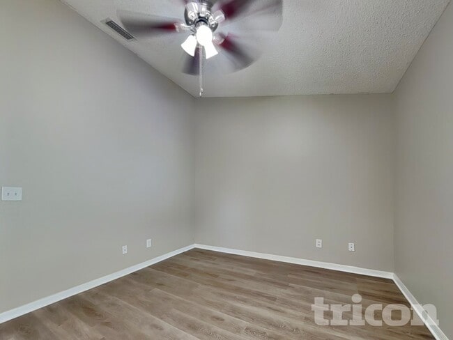 Building Photo - 828 Cape Cod Cir