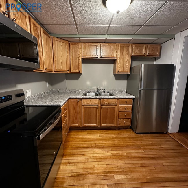 Building Photo - 828 Niagara St