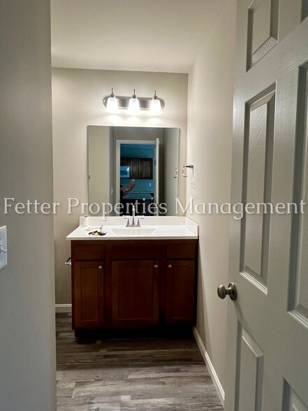 Building Photo - 5284 Canyon Cir