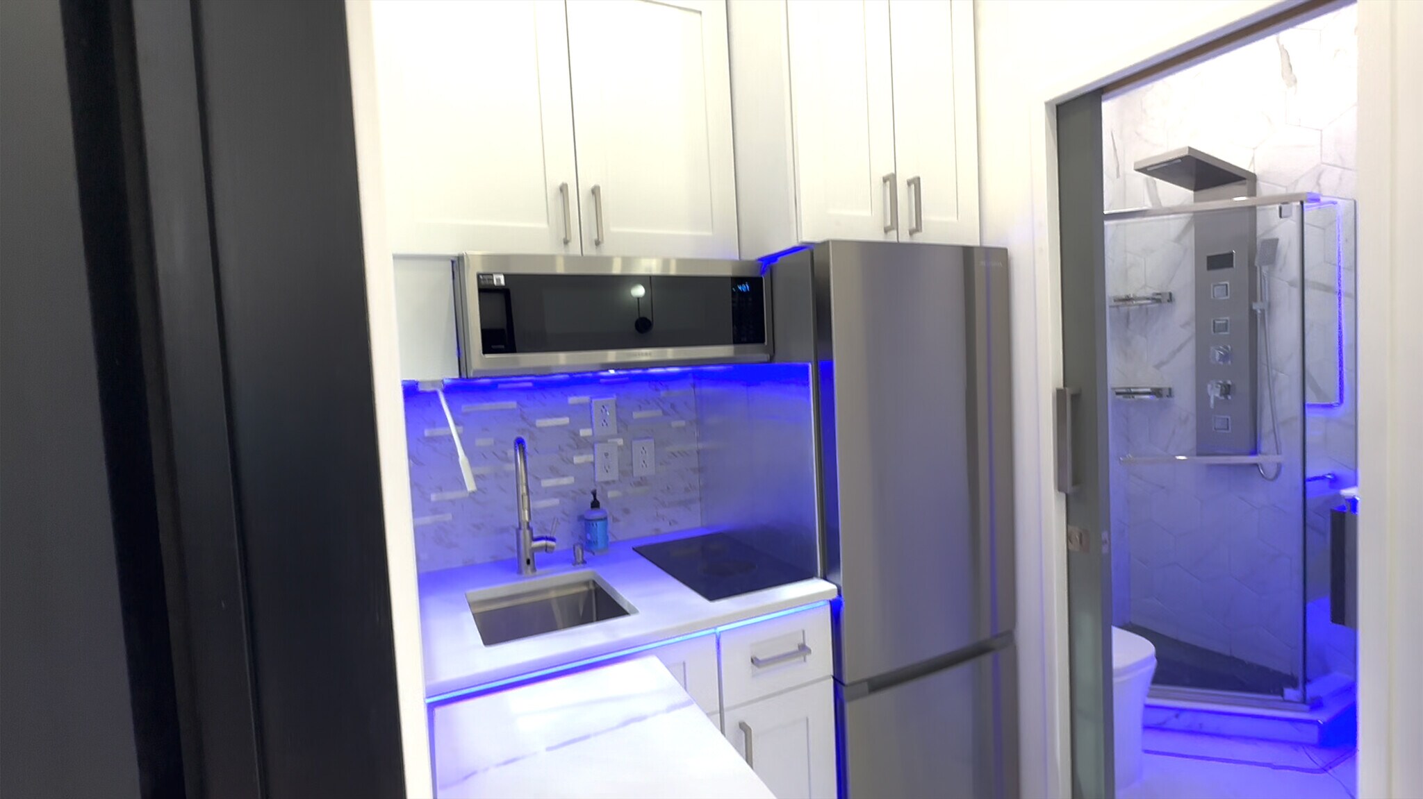 Building Photo - 196 Danforth Ave