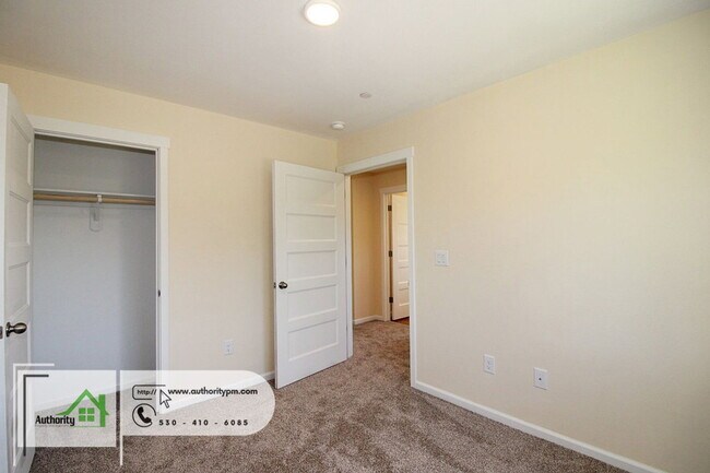 Building Photo - 9657 Swasey Dr