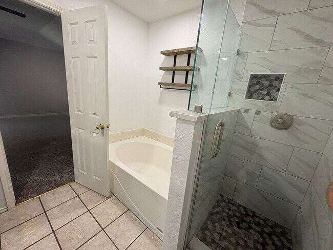Building Photo - 7115 Ocho Rios Dr