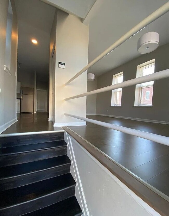 Building Photo - 3867 Botanical Ave