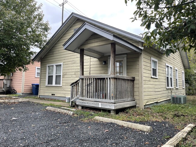 Building Photo - 713 E Elmira St