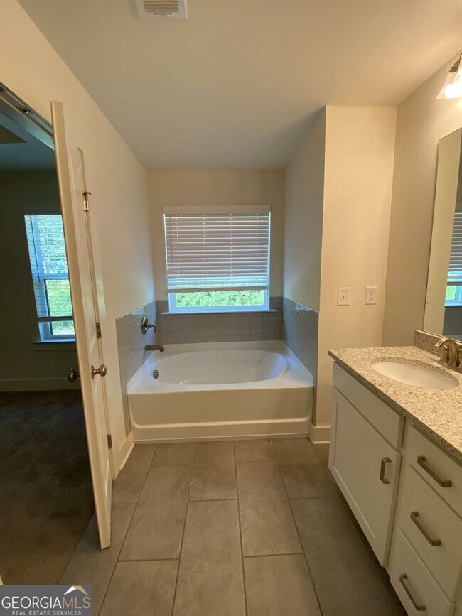 Building Photo - 117 Auburn Gate Ln