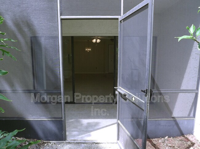 Building Photo - 3284 S Semoran Blvd