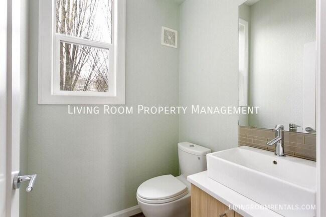 Building Photo - 314 N Ivy St