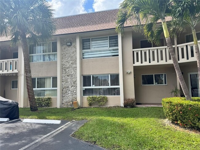 Building Photo - 7450 Miami Lakes Dr