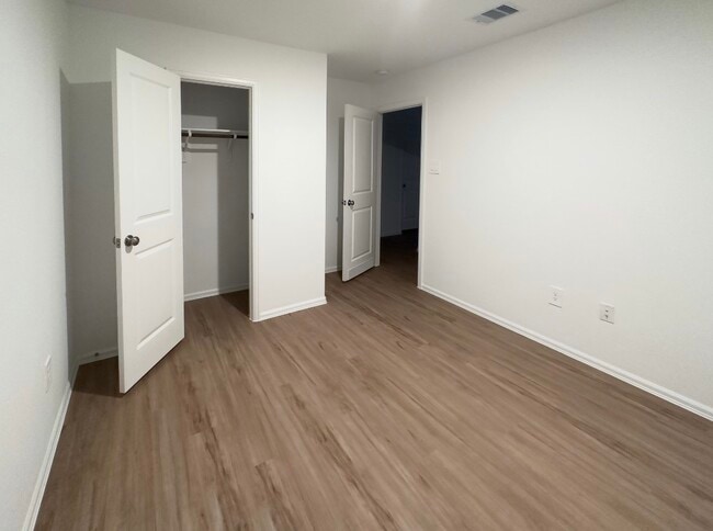 Building Photo - 2802 Via Augusta Dr