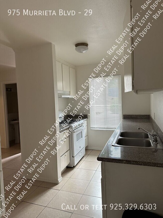 Building Photo - 975 Murrieta Blvd