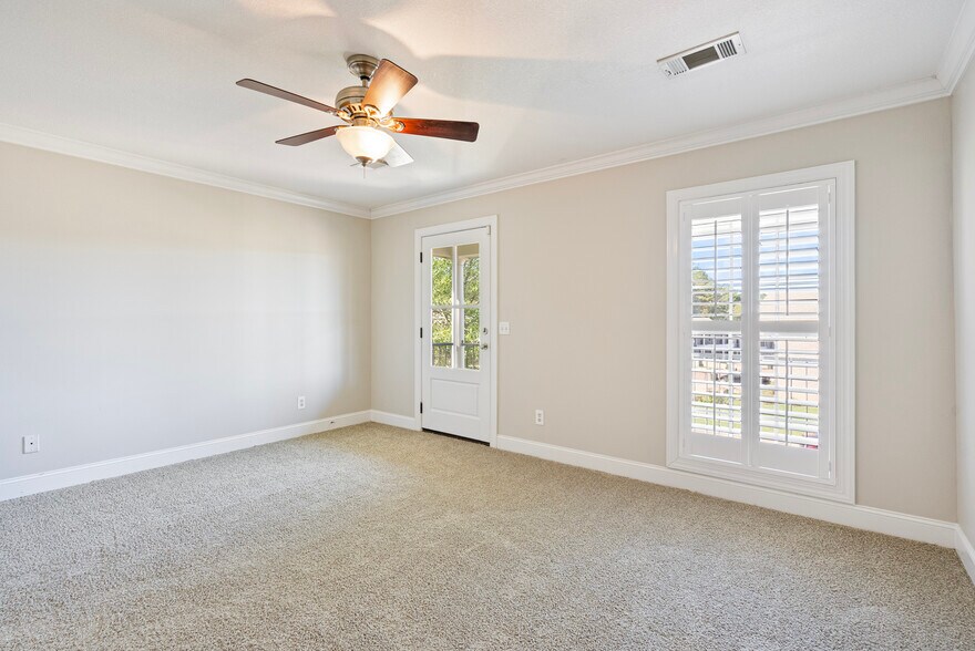 Building Photo - 728 Southpointe Commons Loop