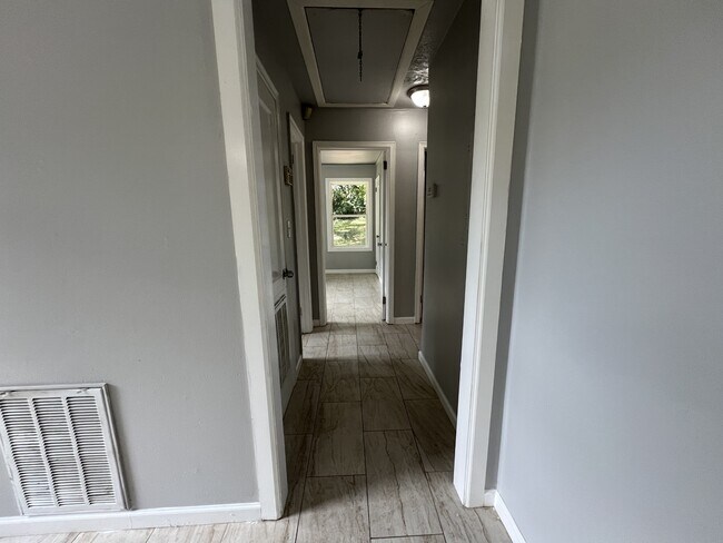 Building Photo - 2157 Nelms Dr SW