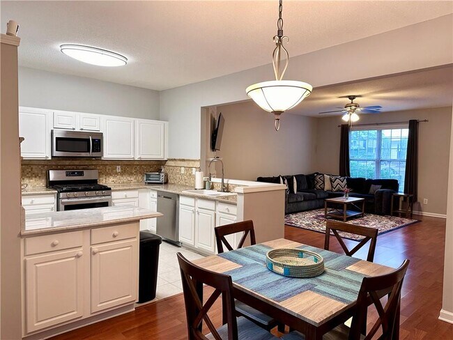 Building Photo - 10900 Wittenridge Dr