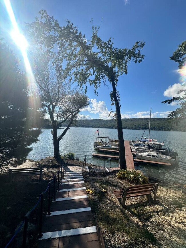 Building Photo - 14 Sterling Rd