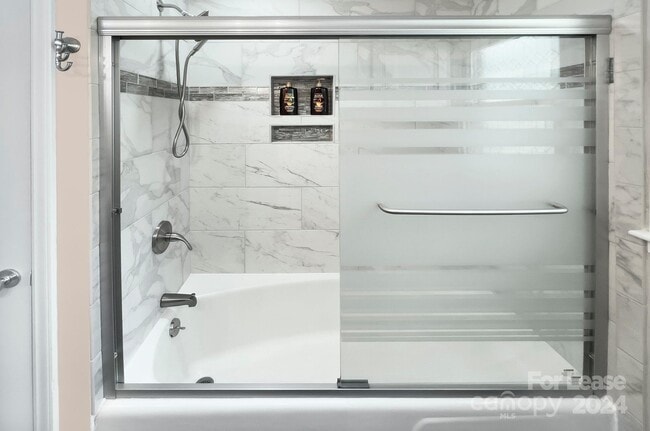 Building Photo - 629 Grandin Rd