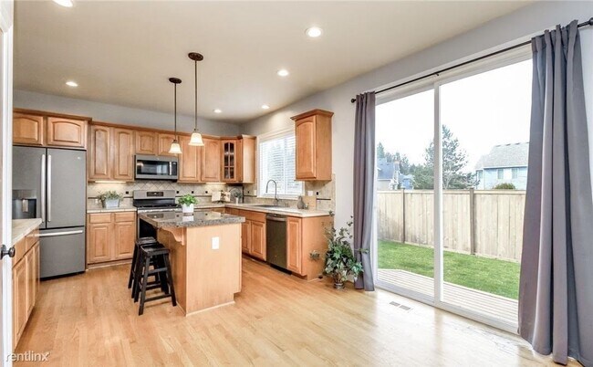 Building Photo - 4 br, 2.5 bath House - 27039 228th Place S...