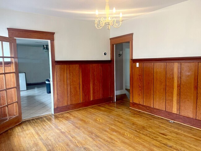 Building Photo - 2422 J St