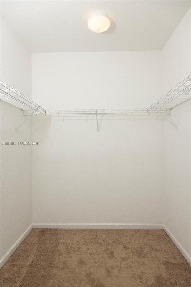 Building Photo - 5662 Enclave Pl