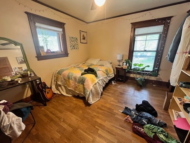 Building Photo - Historic 4-Bedroom Home - Close to UIUC Campus