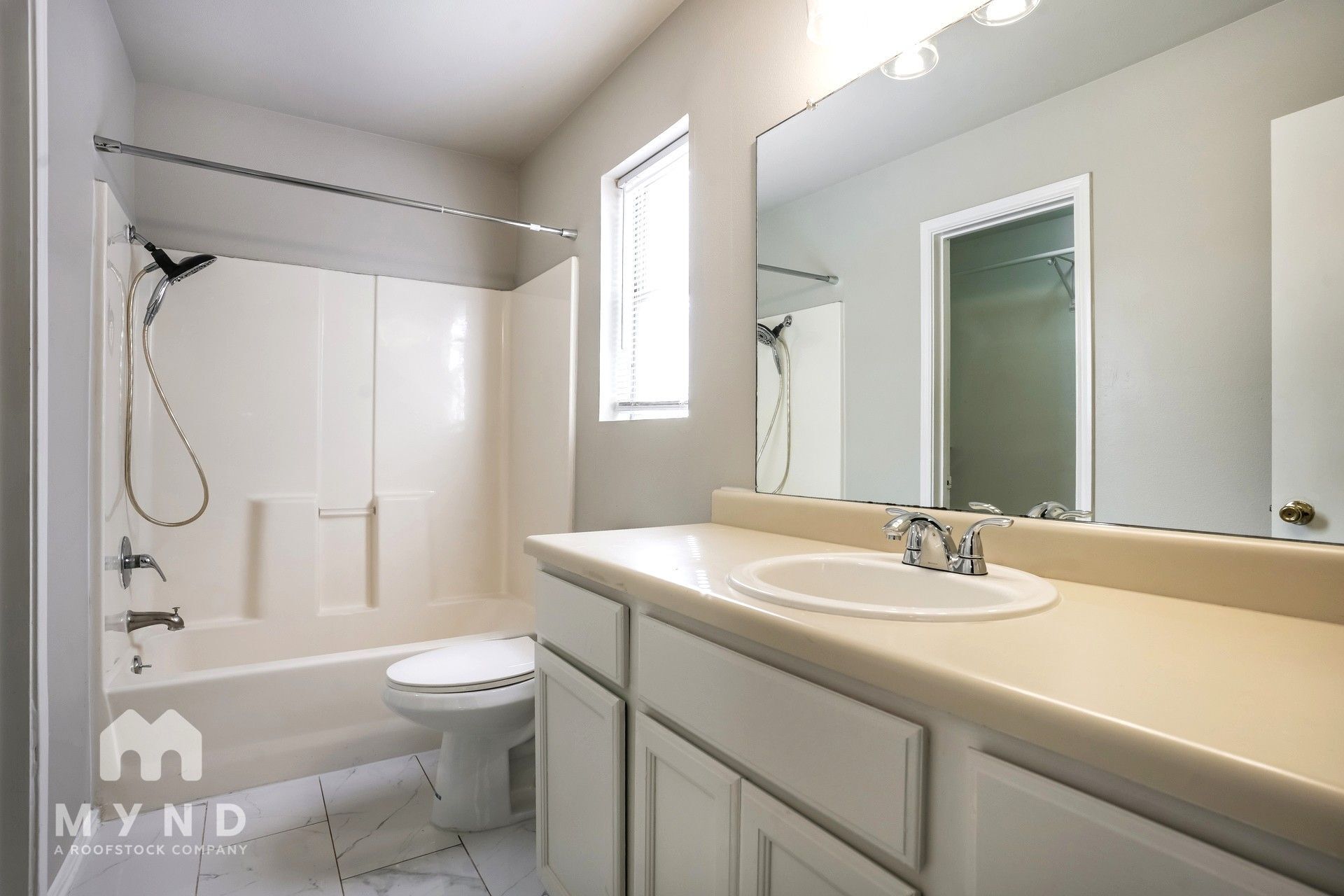 Building Photo - 6204 Duchess Dr