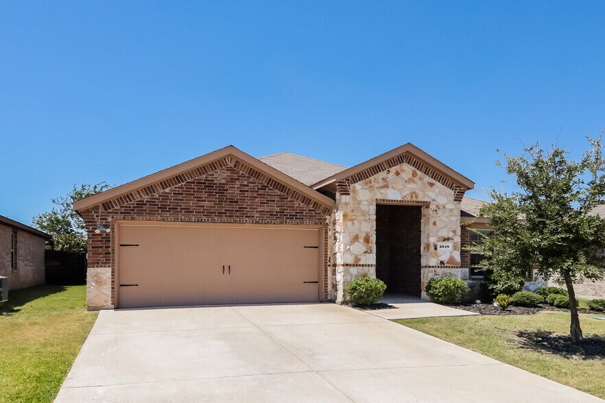 Building Photo - 2618 Saldana Dr