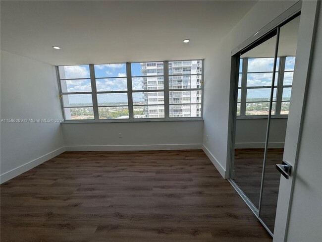 Building Photo - 2 bedroom in Aventura FL 33160