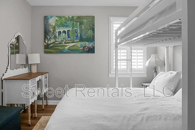 Building Photo - 733 Ralston Ct