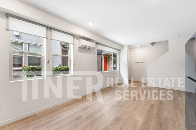 Building Photo - 266 Box Lane-