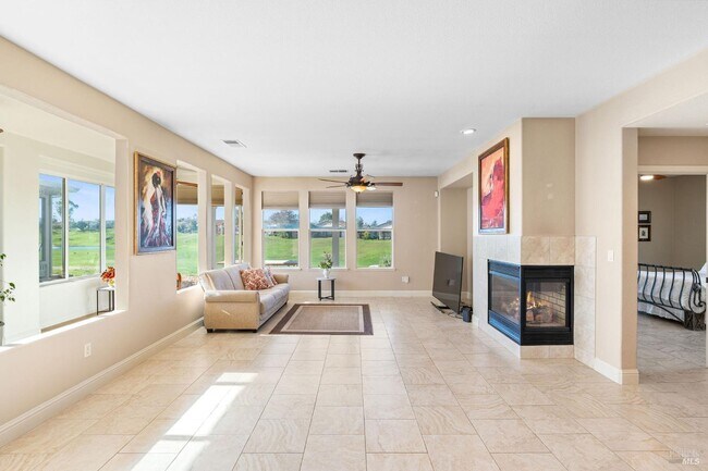 Building Photo - 351 Spyglass Dr