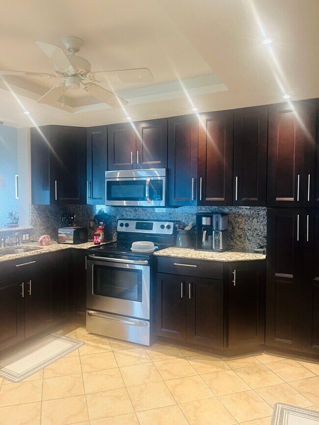 Building Photo - 3368 N Key Dr