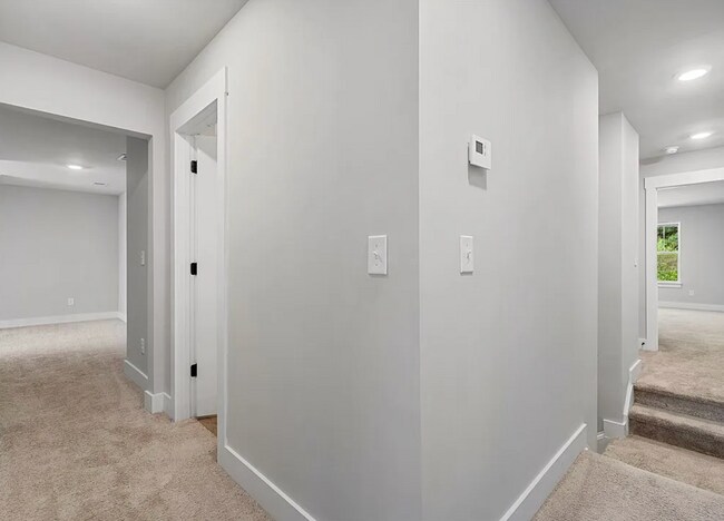 Building Photo - 208 Rosecroft Dr