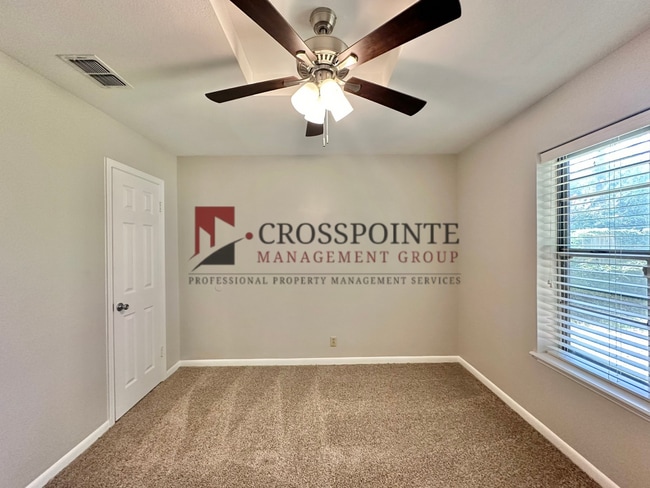 Building Photo - COMING SOON! 3 Bedroom 2 Bath in Flint!