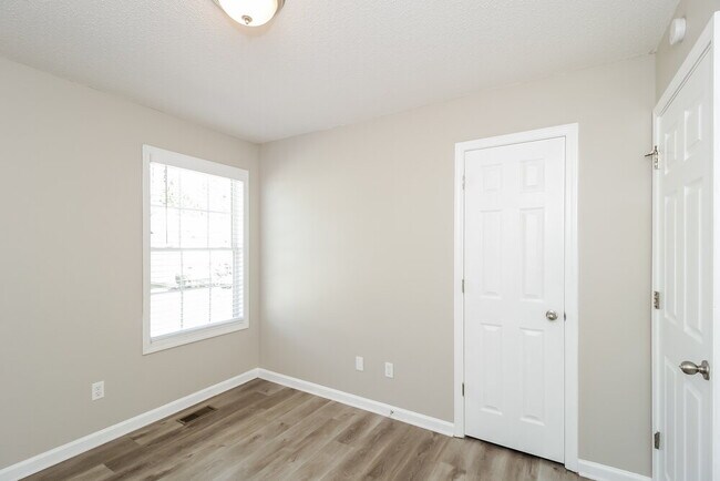 Building Photo - 317 Gun Range Rd