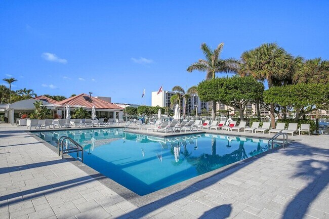 Building Photo - 2727 N Ocean Blvd
